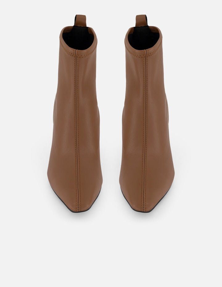 Botines color cuero lycra piel de mujer con tacón negro cuadrado