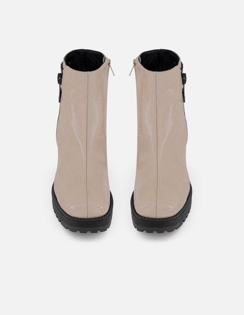 Botines beige charol de mujer con charm Pd y plataforma