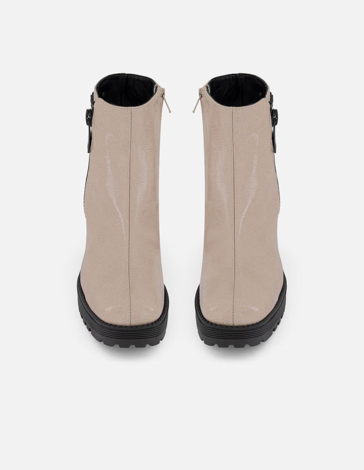 Botines beige charol de mujer con charm Pd y plataforma