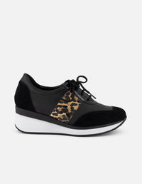 Tenis animal print para mujer con combinación de materiales
