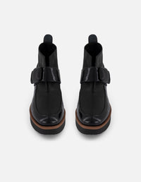 Botines negro charol de mujer con escote en V