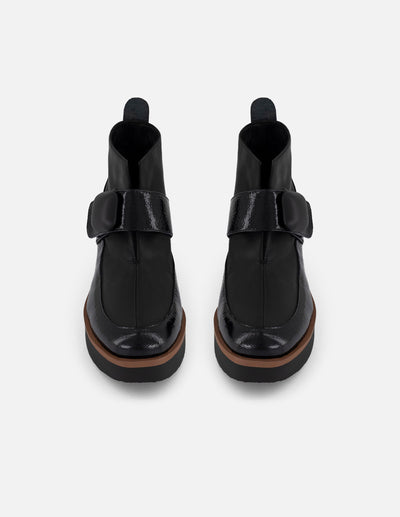 Botines negro charol de mujer con escote en V