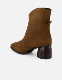 Botines color cuero ante de mujer con inspiración vaquera