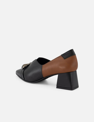 Zapatilla bicolor de piel para mujer con detalle color plateado