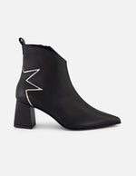 Botines color negro piel de mujer con adorno de estrella