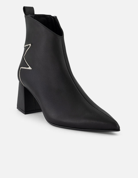Botines color negro piel de mujer con adorno de estrella