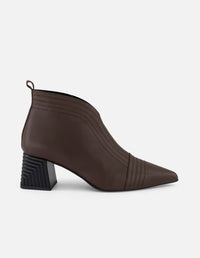 Botines color café piel de mujer con escote en V