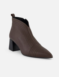 Botines color café piel de mujer con escote en V