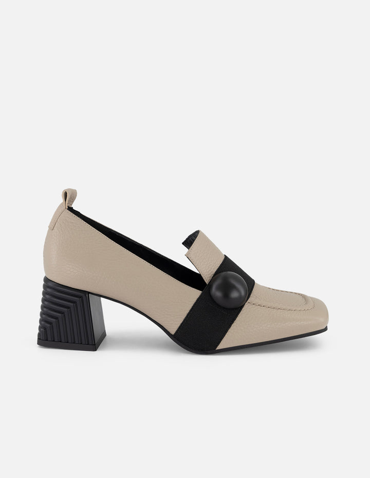 Mocasines color blanco de piel para mujer con piel bombeada