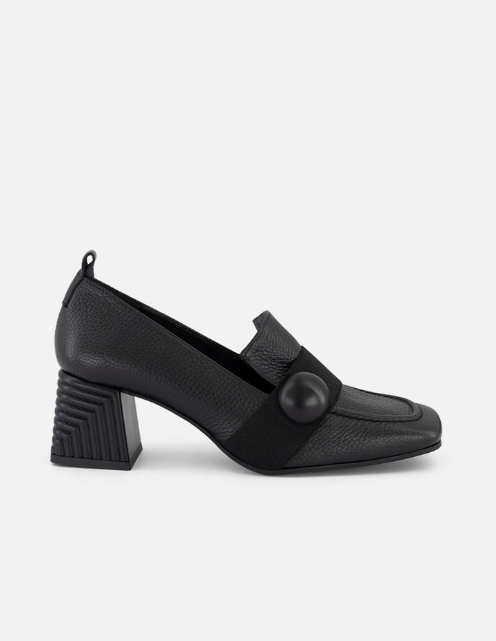 Mocasines color negro piel para mujer con piel bombeada