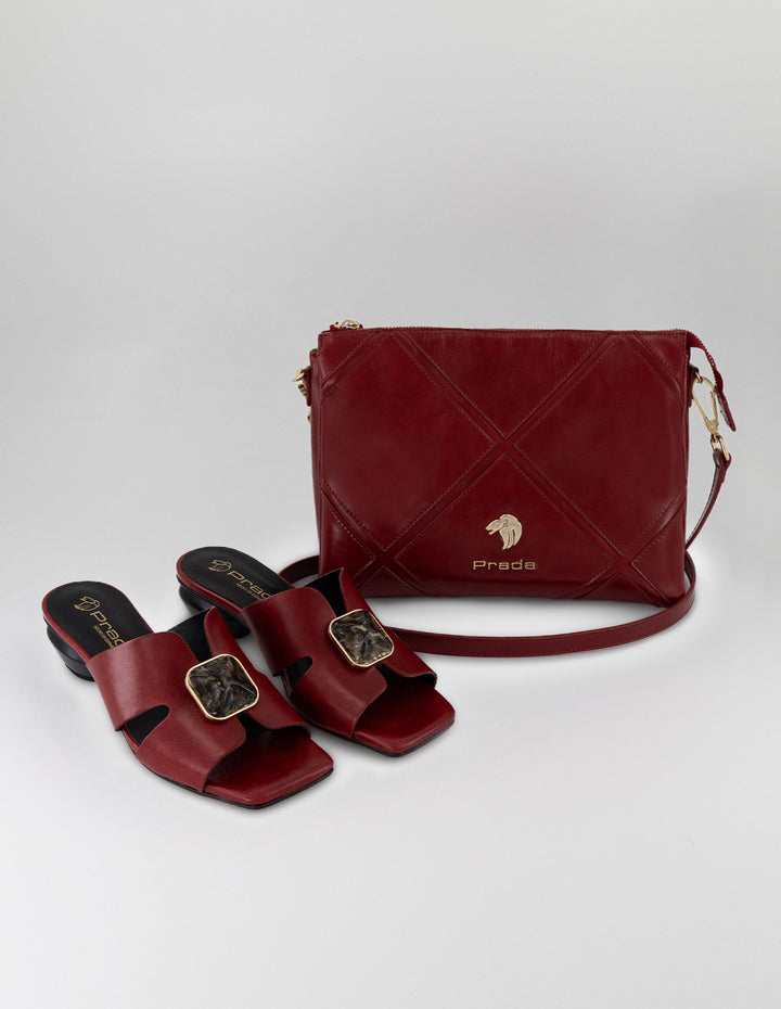 Mule rojo de ante para mujer con piedra decorativa