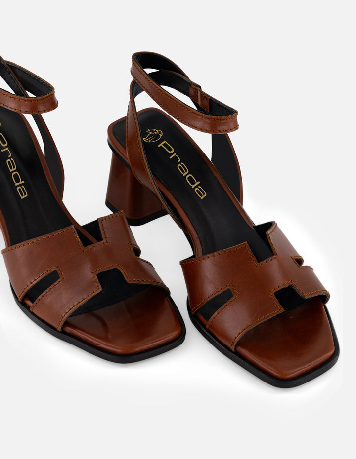 Sandalias café para mujer con tiras dobles