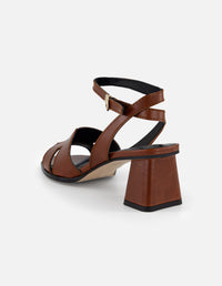 Sandalias café para mujer con tiras dobles