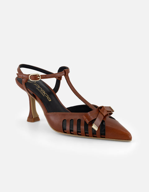 Zapatilla café para mujer con cortes verticales