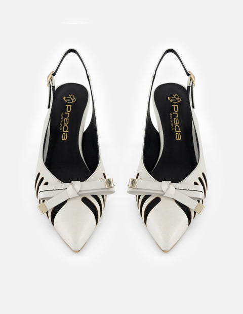 Zapatilla blanca para mujer con cortes verticales