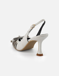 Zapatilla blanca para mujer con cortes verticales