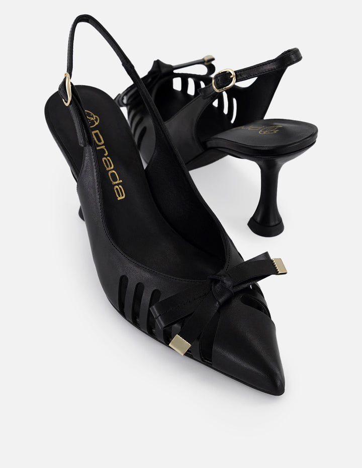 Zapatilla negro piel para mujer con cortes verticales