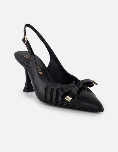 Zapatilla negro piel para mujer con cortes verticales