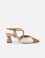 Zapatilla café y blanco en piel para mujer con combinación de materiales