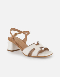 Sandalias café piel para mujer con cortes en contraste