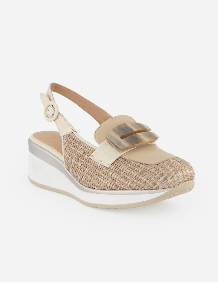 Mocasín beige rafia para mujer con detalle marmoleado