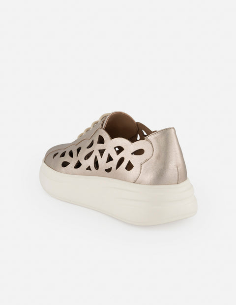 Tenis rosa piel metalizada para mujer con picados