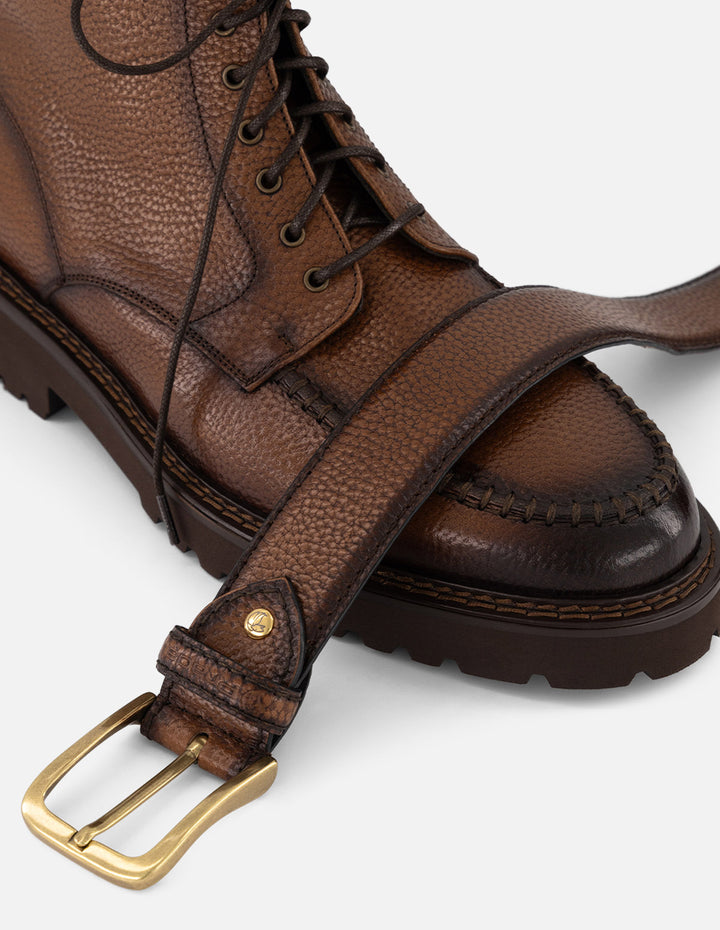 Botines cuero piel bombeada para hombre con detalle