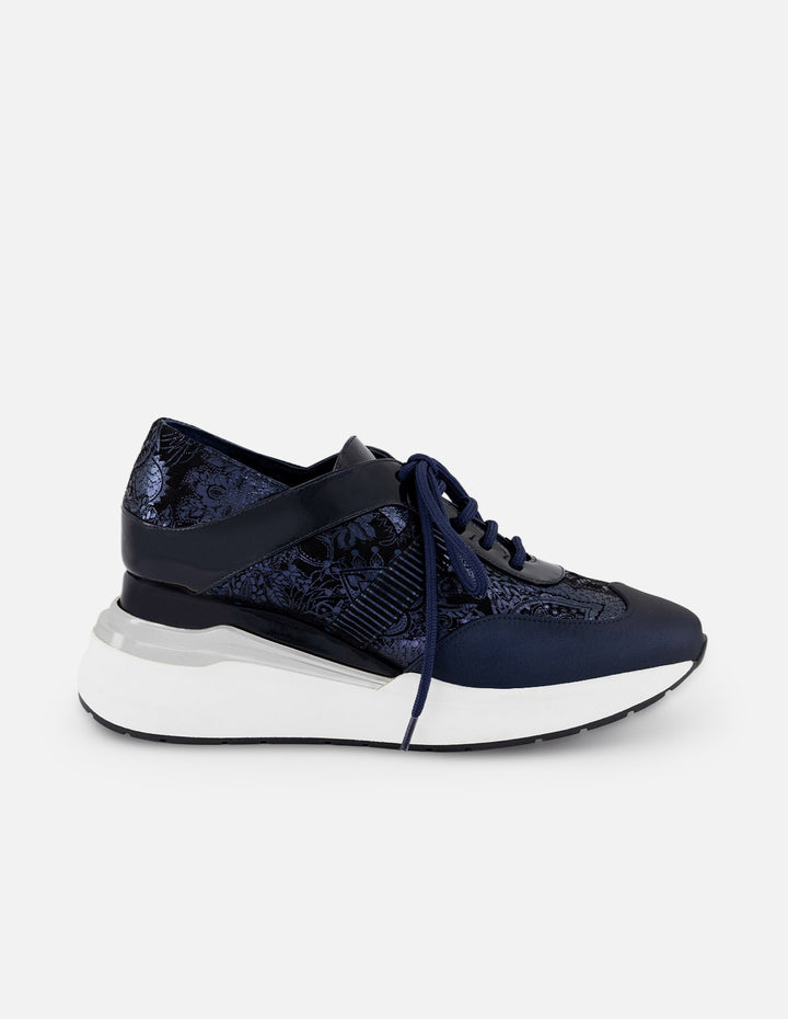 Tenis azul ante para mujer con combinación de materiales