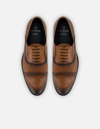 Zapato Oxford café piel picada para hombre con grabado