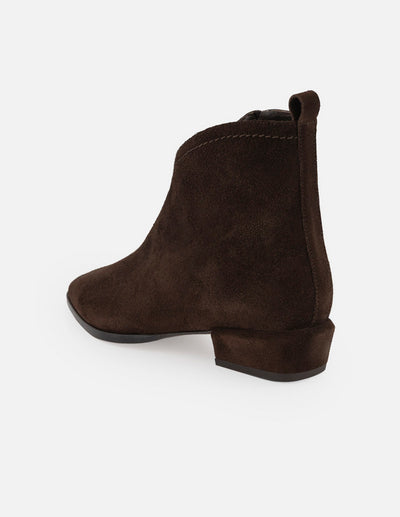 Botines café ante para mujer con costura superior visible