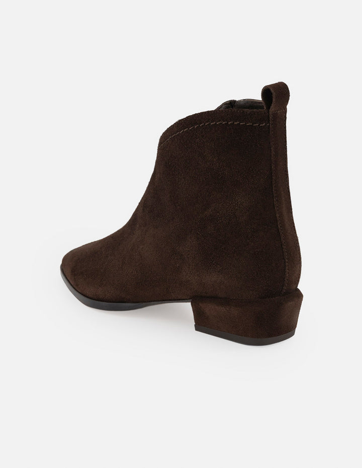 Botines café ante para mujer con costura superior visible