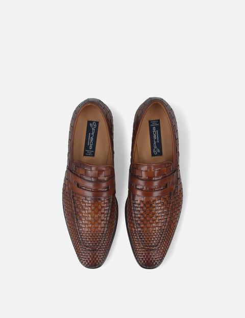Mocasín en piel tejida color cuero