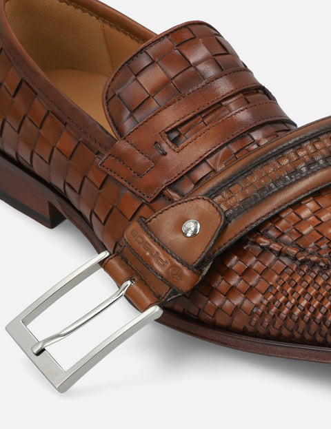 Mocasín en piel tejida color cuero