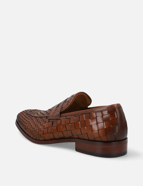 Mocasín en piel tejida color cuero