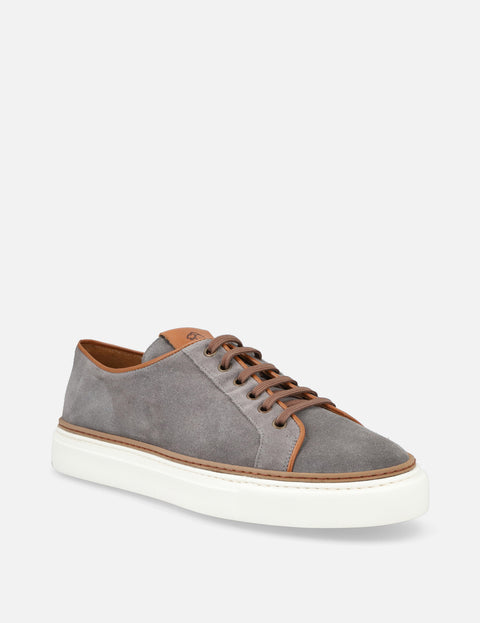 Tenis en ante color gris