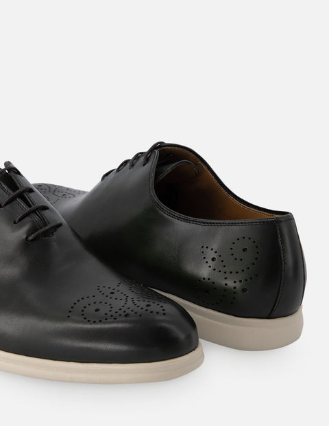 Zapato Oxford con picado en color verde para hombre