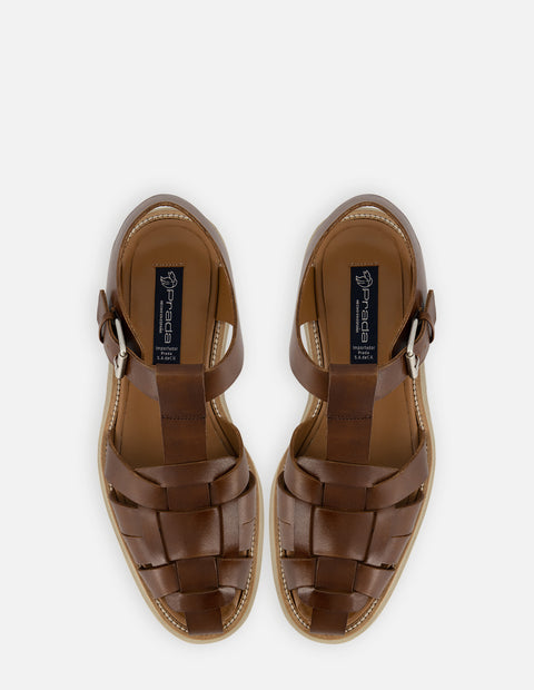 Cangrejera en piel napa lustrada en color cuero para hombre