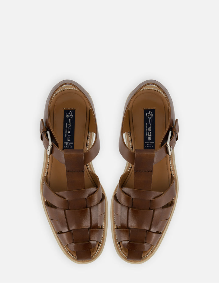 Cangrejera en piel napa lustrada en color cuero para hombre