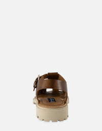 Cangrejera en piel napa lustrada en color cuero para hombre