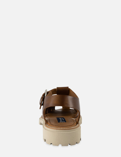 Cangrejera en piel napa lustrada en color cuero para hombre