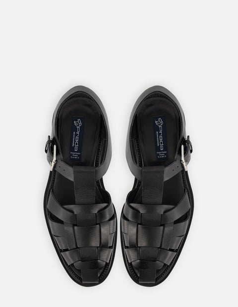 Cangrejera en piel napa lustrada en color negro para hombre