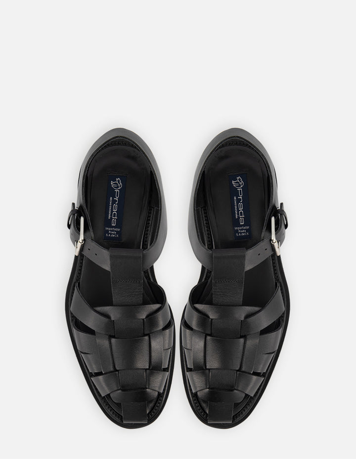 Cangrejera en piel napa lustrada en color negro para hombre