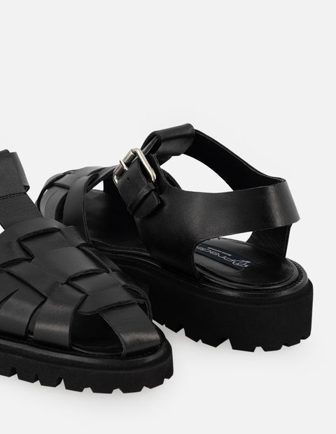 Cangrejera en piel napa lustrada en color negro para hombre