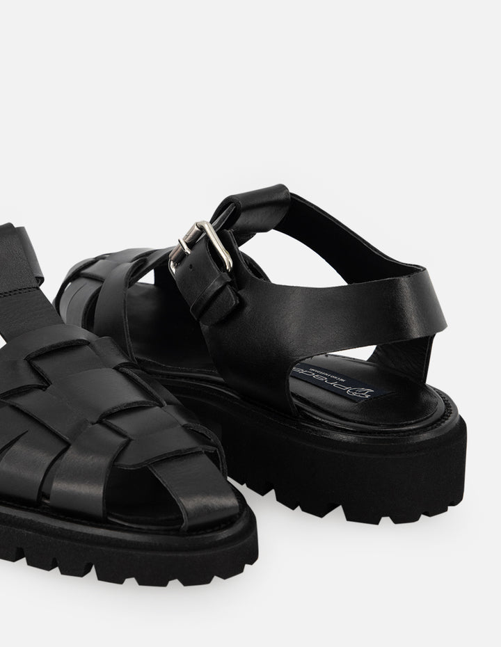 Cangrejera en piel napa lustrada en color negro para hombre