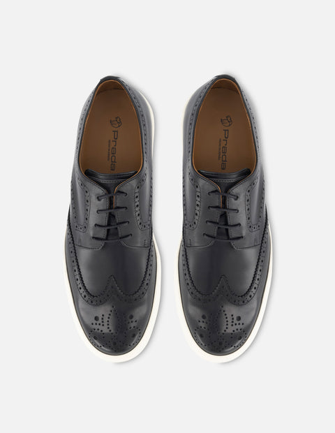 Blucher de piel color negro con detalle en picado maría para hombre