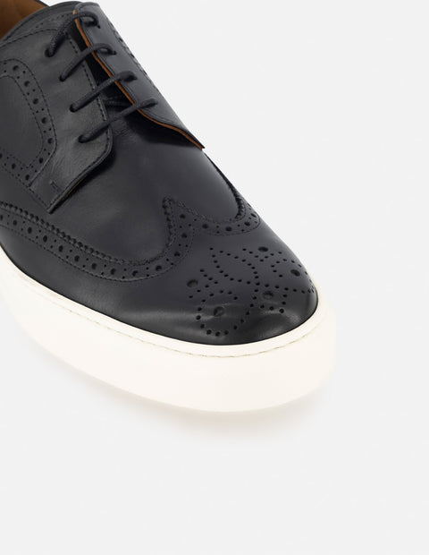 Blucher de piel color negro con detalle en picado maría para hombre
