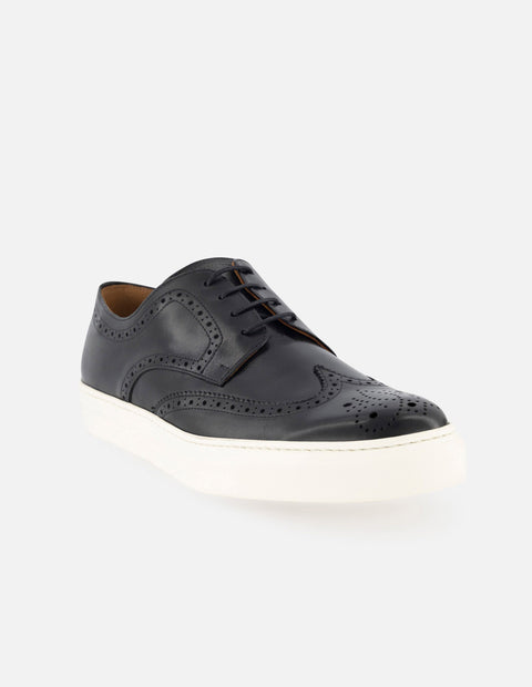 Blucher de piel color negro con detalle en picado maría para hombre