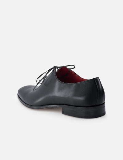 Oxford de piel color negro con bordes sombreados en aerógrafo para hombre.