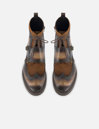 Botin en piel y ante color caoba con sombreados en aerografo y picado María para hombre