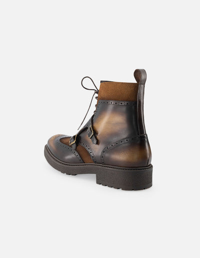 Botin en piel y ante color caoba con sombreados en aerografo y picado María para hombre
